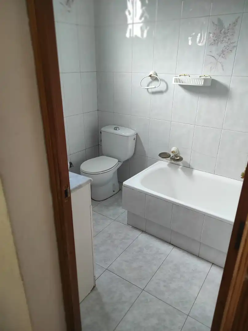 Bathroom of Houses for sale in Vigo   with Private garden, Terrace and Storage room