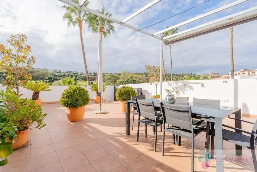 Terrassa de Casa adosada en venda en Estepona amb Terrassa, Traster i Piscina comunitària