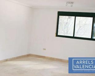 Bedroom of Flat to rent in  Valencia Capital  with Air Conditioner, Storage room and Community pool