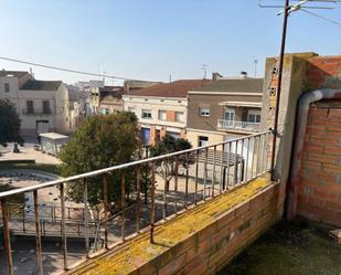 Außenansicht von Einfamilien-Reihenhaus zum verkauf in Castellnou de Seana mit Terrasse