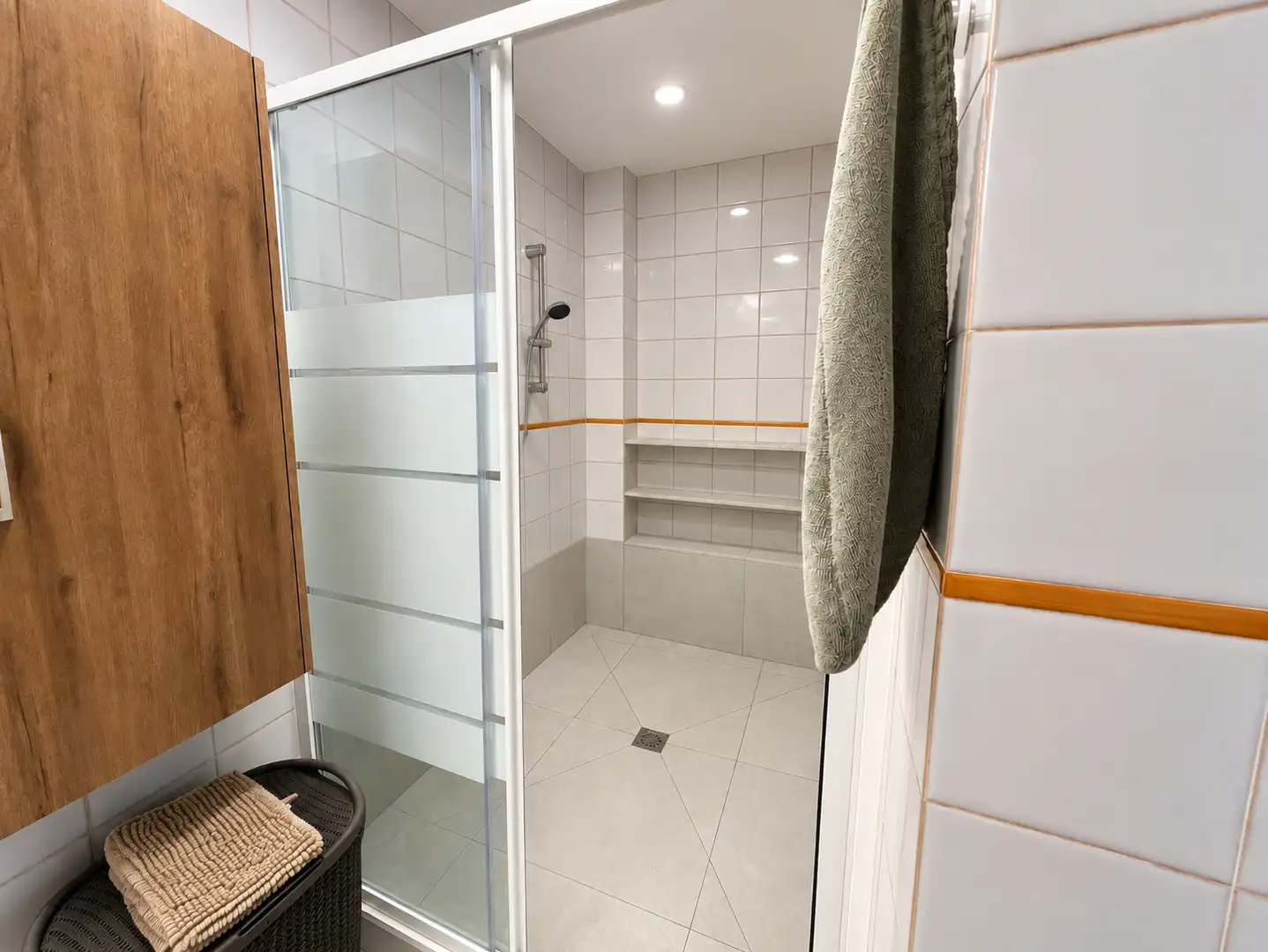 Bathroom of Houses for sale in Aldaia, Valencia