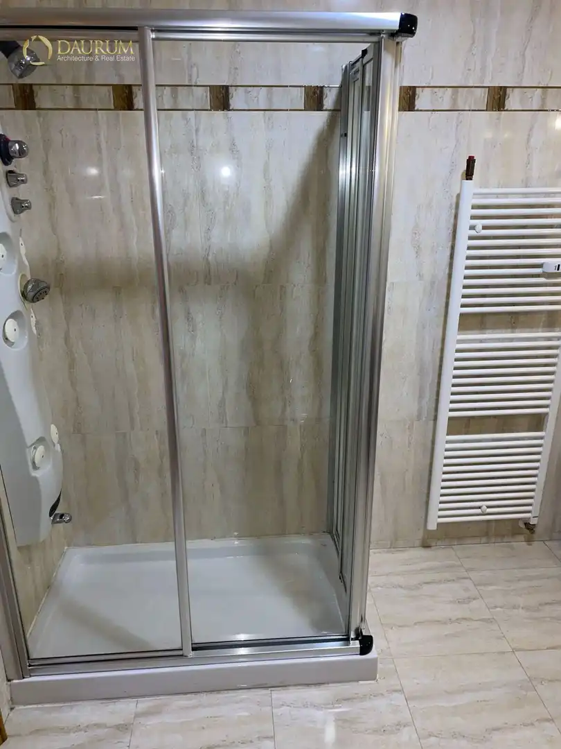Badezimmer von Wohnung zum Verkauf in Madrid mit Klimaanlage, Heizung und Terrasse