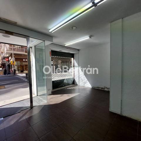 Local comercial en Alquiler en de Sants en Sants-Badal