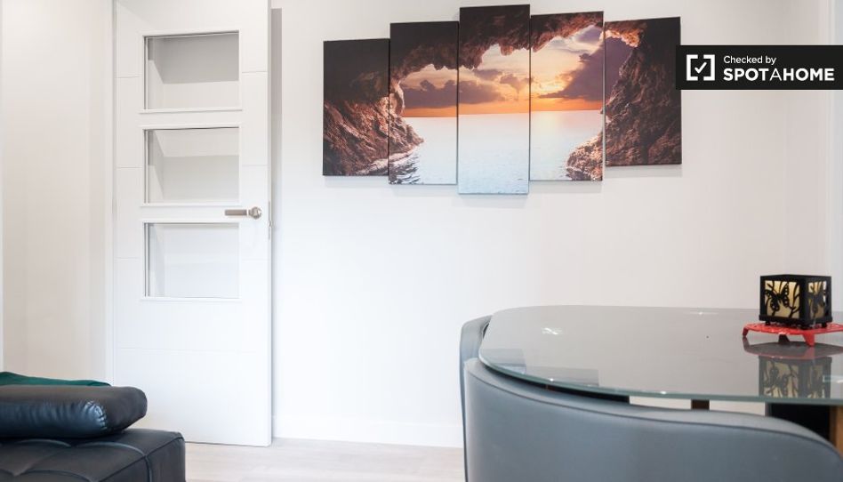 Piso de alquiler en Ciudad Universitaria - Imagen 2