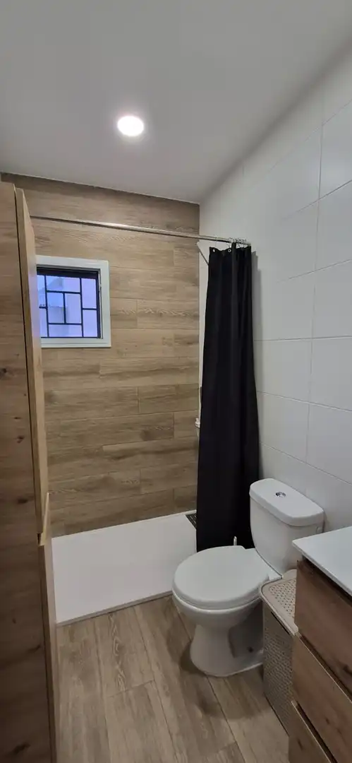 Badezimmer von Haus oder Chalet zum Verkauf in La Rinconada mit Klimaanlage, Ofen und Waschmaschine