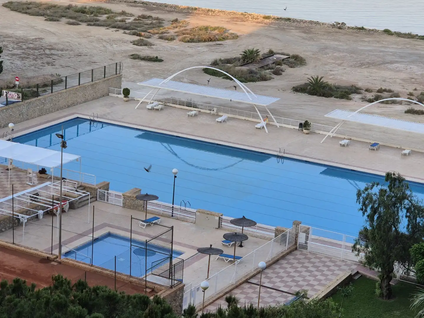 Piscina de Pis en venda en Alicante / Alacant amb Aire condicionat, Terrassa i Traster