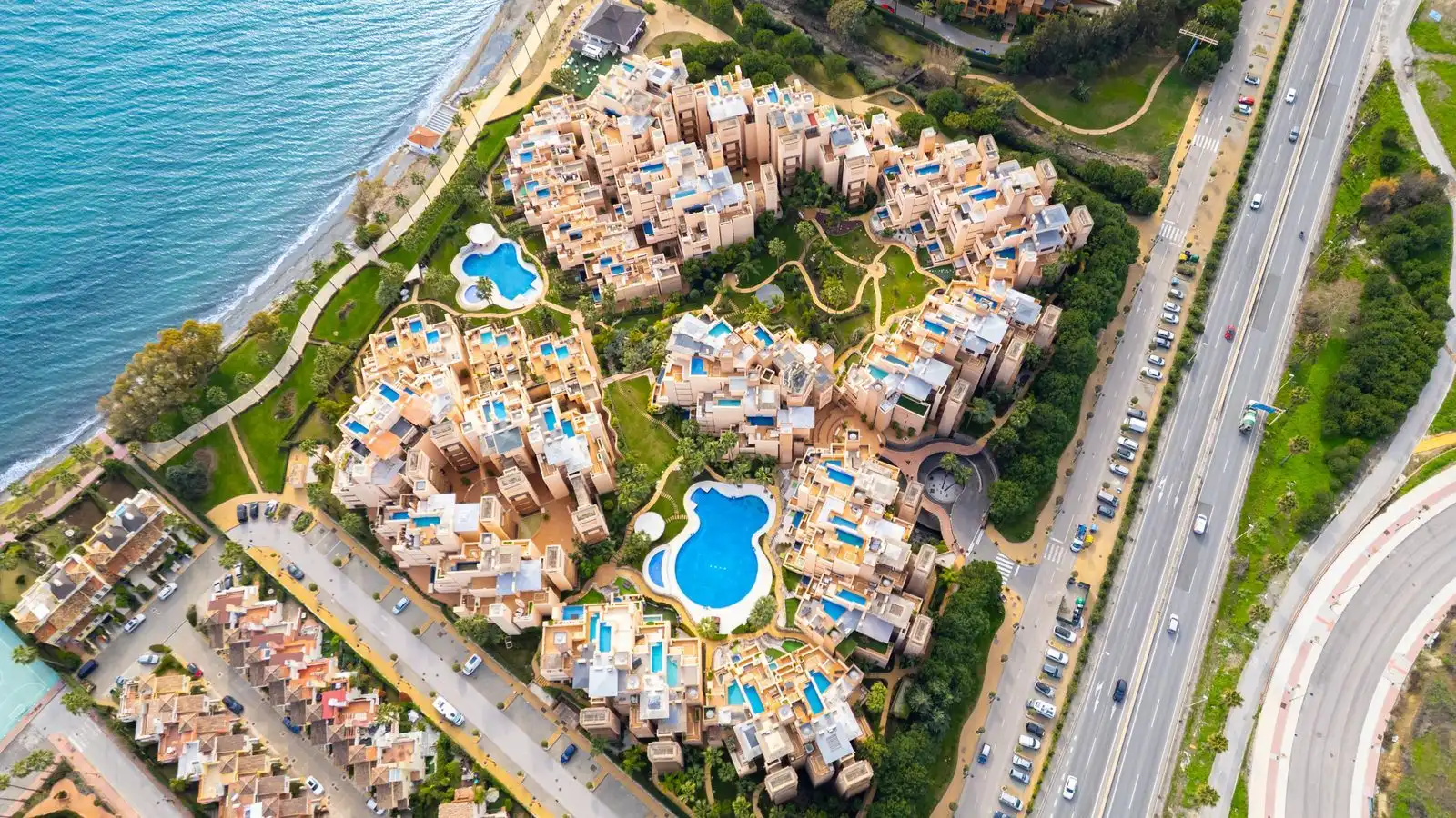 Vista exterior de Apartamento en venta en Estepona con Aire acondicionado, Terraza y Amueblado
