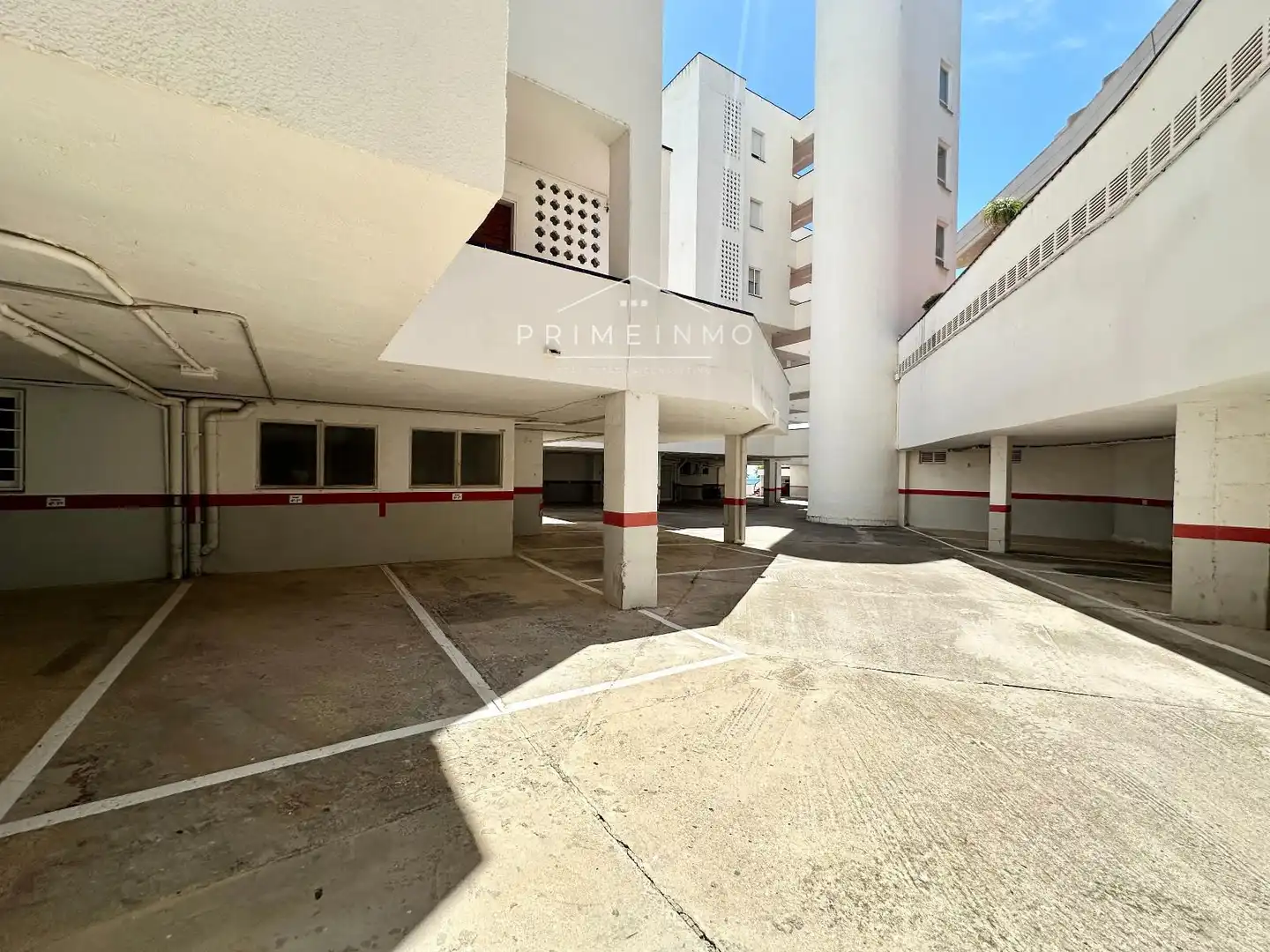 Parkplatz von Dachboden zum Verkauf in L'Ametlla de Mar  mit Terrasse, Abstellraum und Schwimmbad