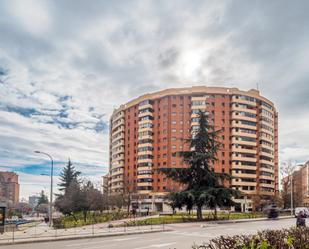 Exterior view of Flat for sale in  Madrid Capital  with Air Conditioner, Heating and Private garden