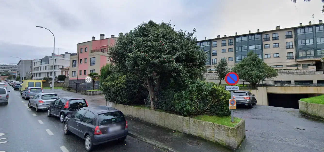 Vista exterior de Piso en venta en Oleiros con Trastero