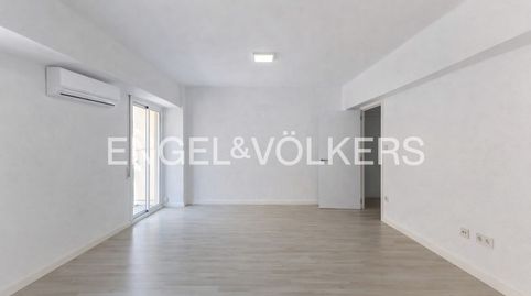 Photo 2 of Flat for rent in Carrer de L'orient, Mont-Olivet, Valencia Capital