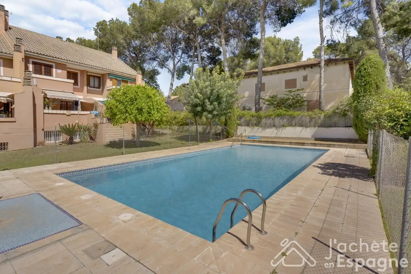 Swimming pool of Detached homes for sale in Paterna  with Air Conditioner, Heating and Terrace