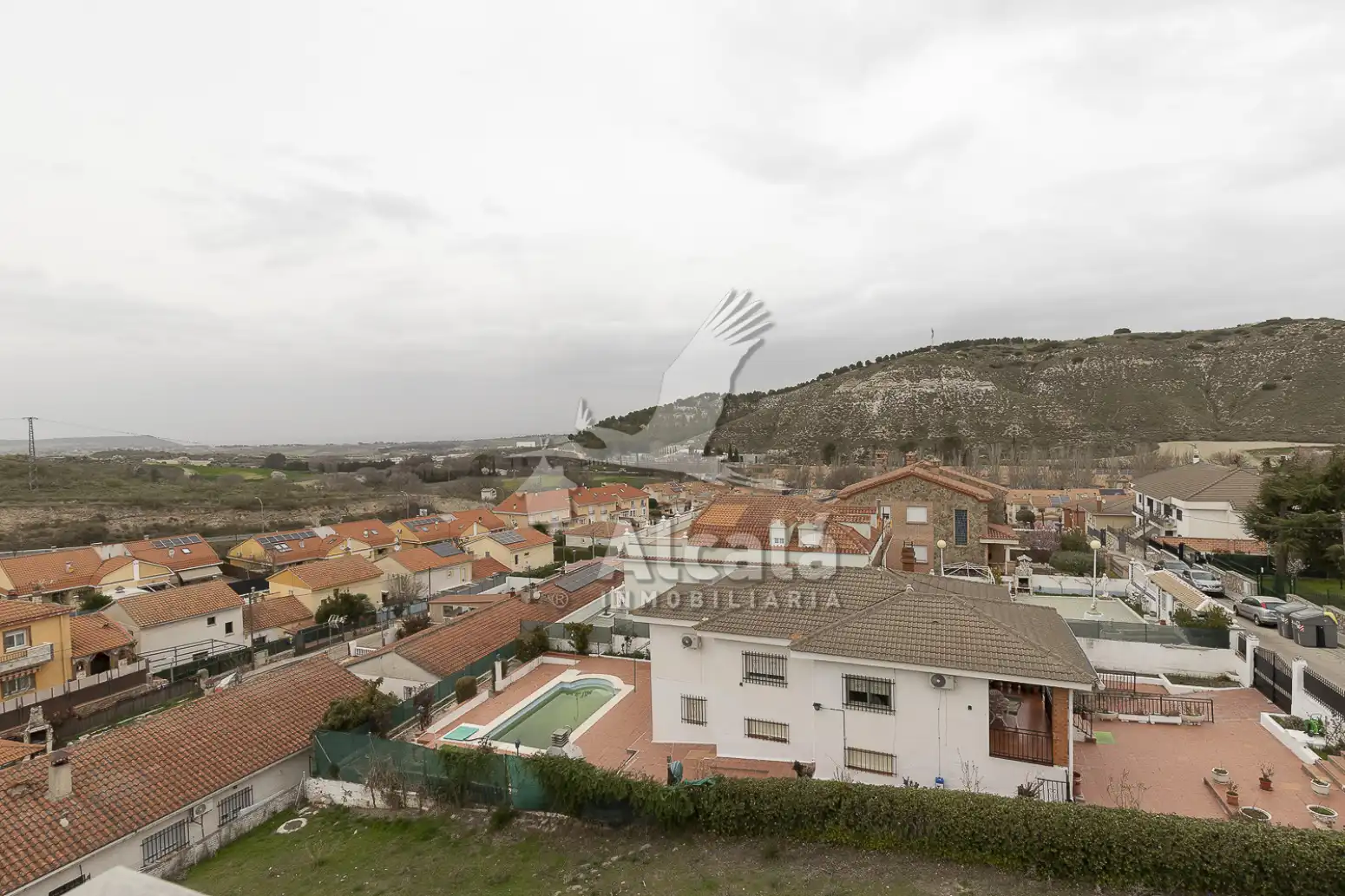 Vista exterior de Casa o xalet en venda en Villalbilla amb Aire condicionat, Calefacció i Jardí privat