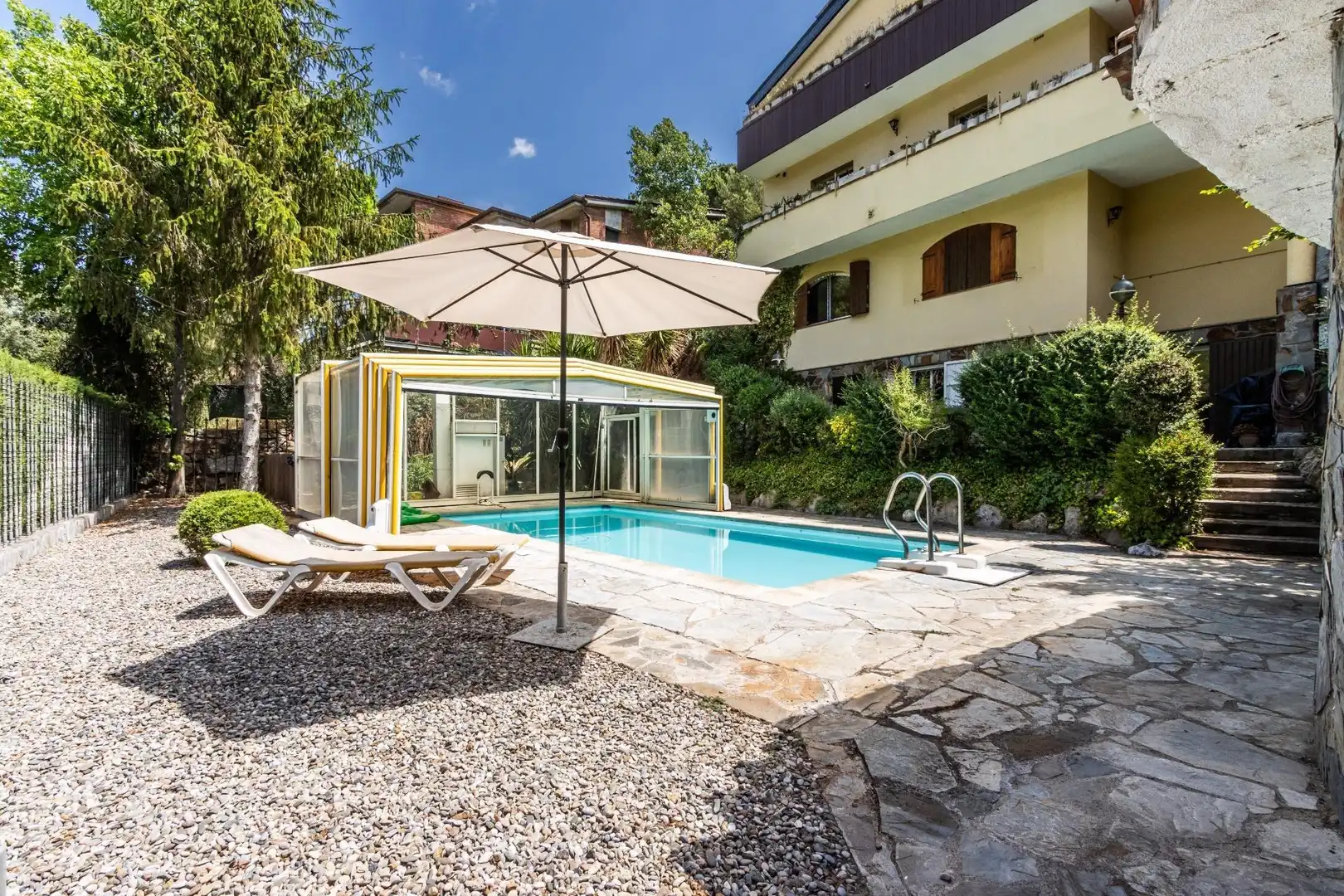 Swimming pool of Houses for sale in Castellar del Vallès  with Parquet flooring