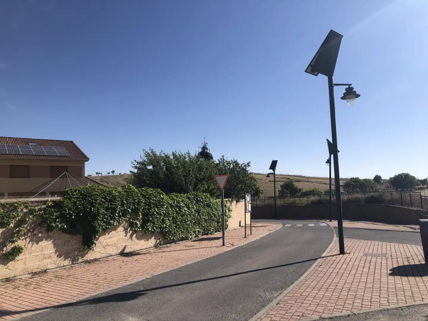 Vista exterior de Casa o chalet en venta en Bernuy de Porreros con Jardín privado