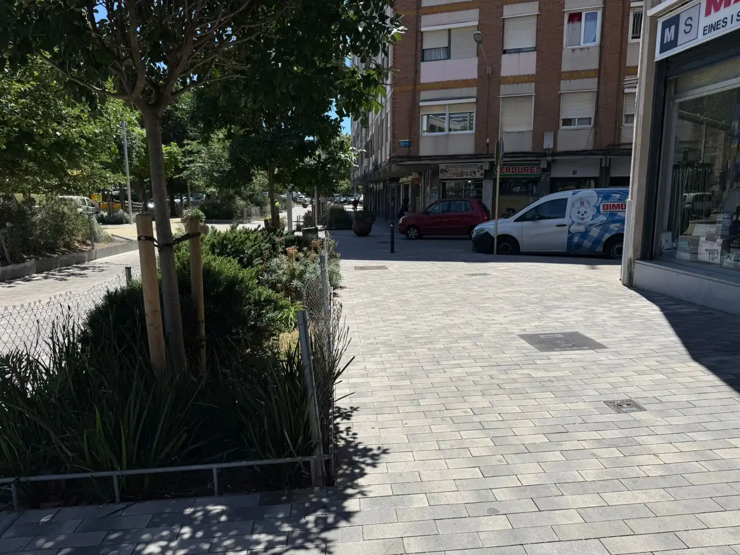 Außenansicht von Garage zum Verkauf in Cornellà de Llobregat