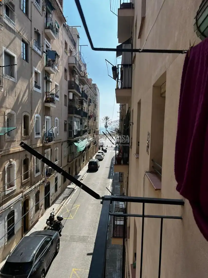 Vista exterior de Piso en venta en Barcelona con Balcón