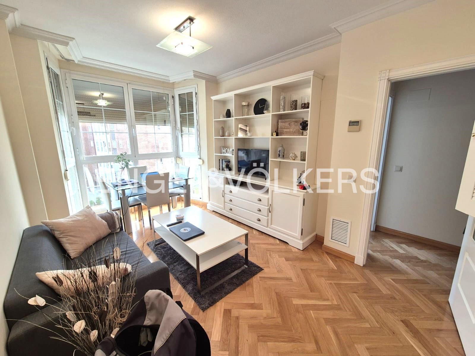 Exterior view of Apartment to rent in  Madrid Capital  with Air Conditioner, Heating and Private garden