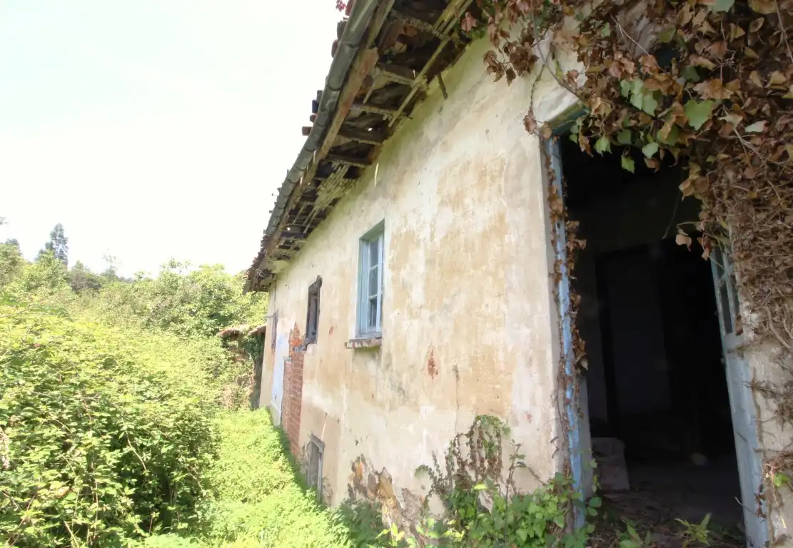 Außenansicht von Country house zum Verkauf in Castrillón mit Privatgarten und Balkon