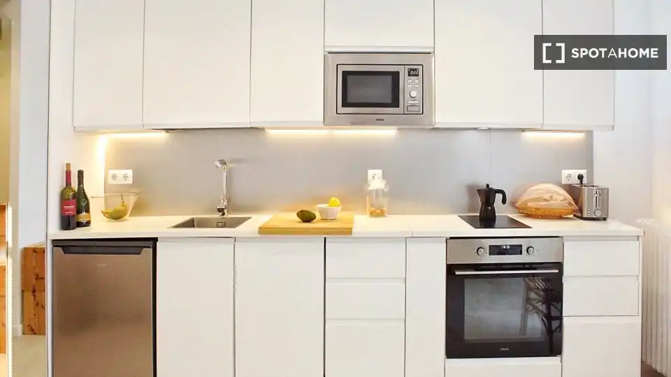 Cocina de Piso de alquiler en Madrid con Aire acondicionado, Calefacción y Amueblado