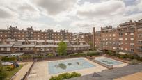 Terrassa de Casa adosada en venda en San Sebastián de los Reyes amb Aire condicionat, Jardí privat i Traster