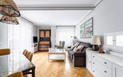 Living room of Attic for sale in  Madrid Capital  with Air Conditioner, Heating and Parquet flooring