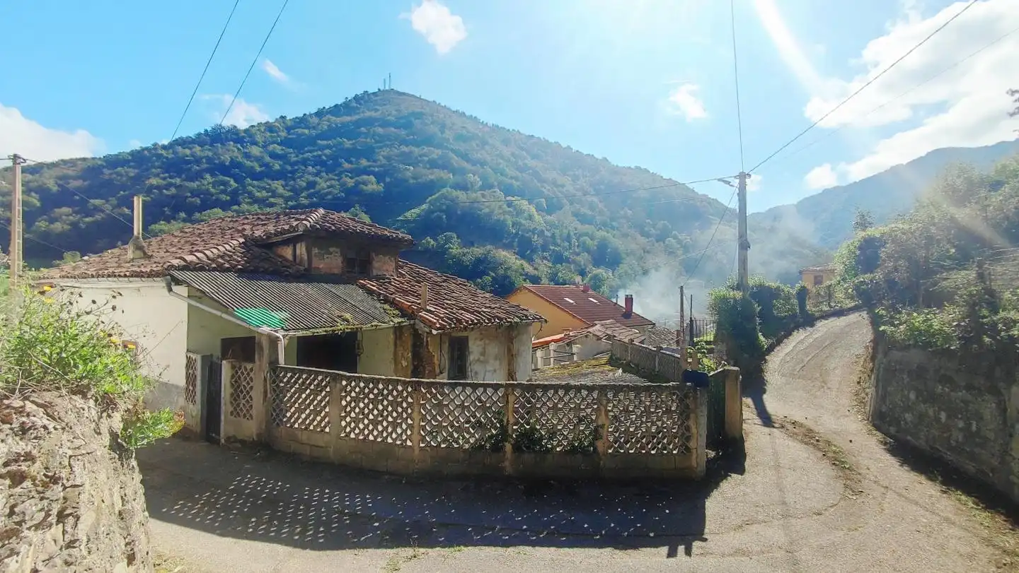 Vista exterior de Casa o chalet en venta en Aller con Balcón