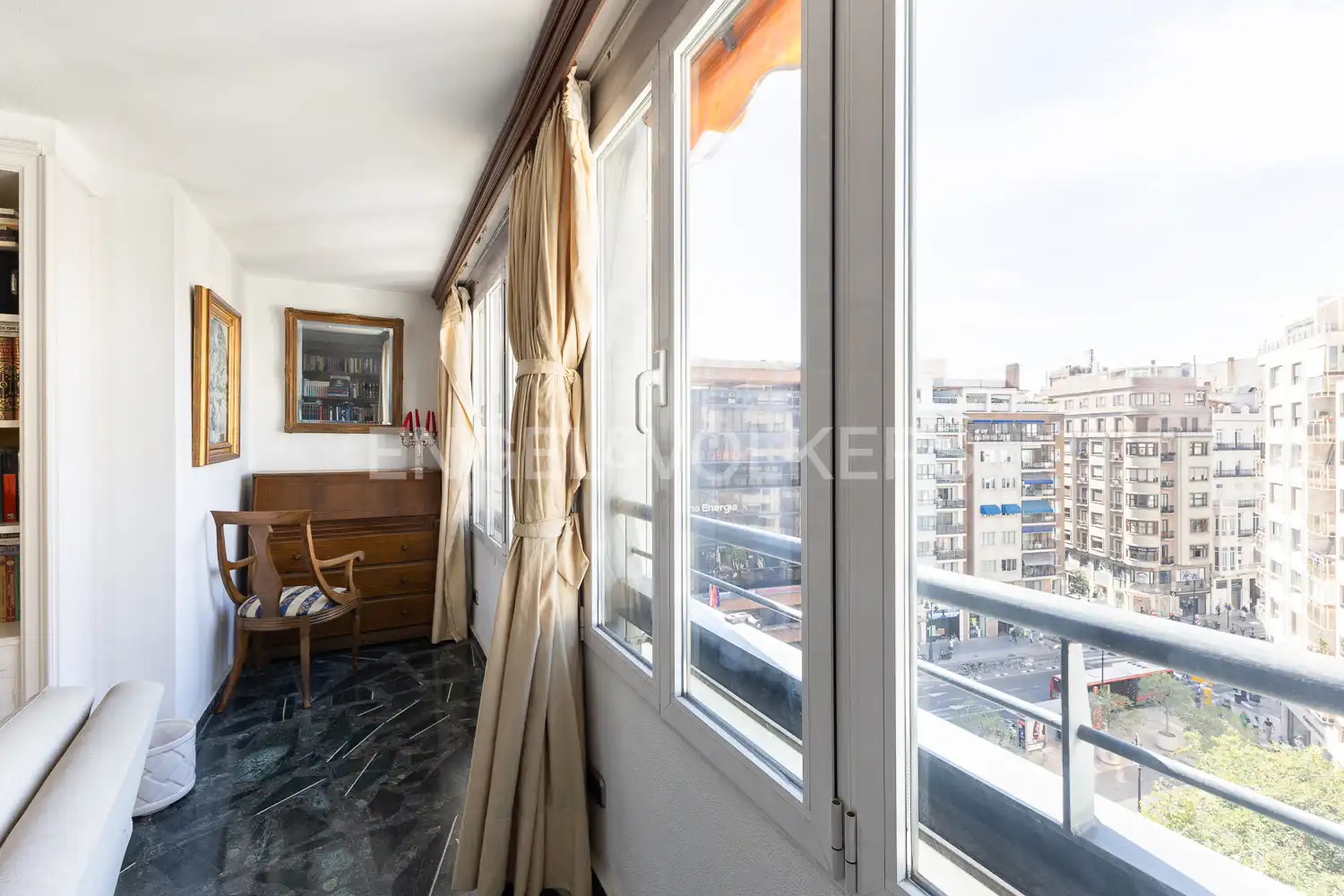 Schlafzimmer von Wohnung zum Verkauf in Valencia mit Klimaanlage und Heizung