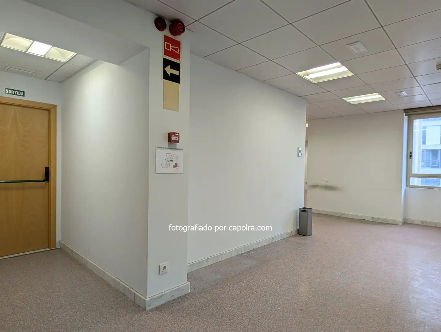 Büro zum Verkauf in Barcelona mit Klimaanlage und Heizung