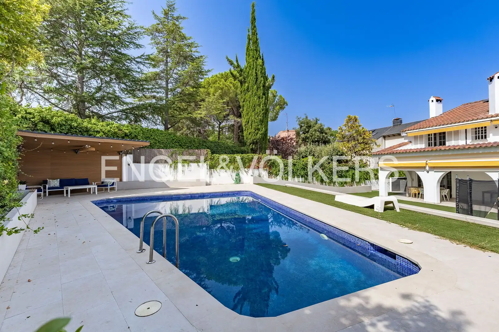 Piscina de Casa o xalet de lloguer en Sant Cugat del Vallès amb Aire condicionat, Calefacció i Jardí privat