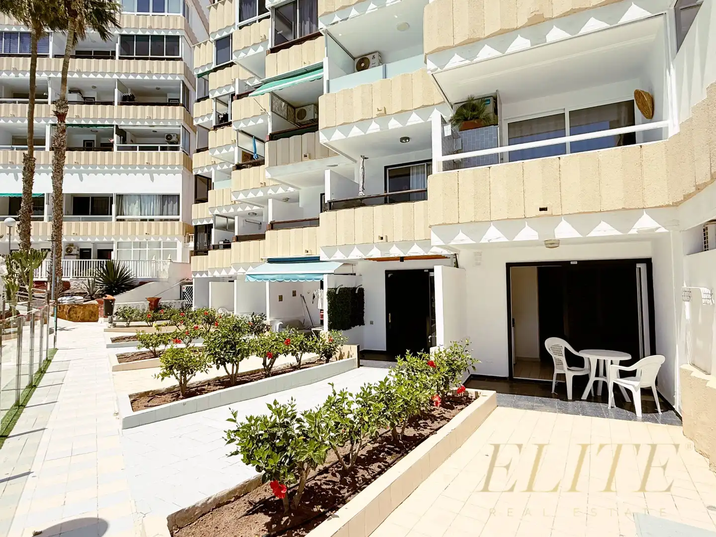 Vista exterior de Estudio en venta en San Bartolomé de Tirajana con Terraza, Amueblado y Piscina comunitaria