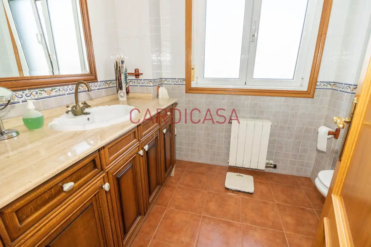 Baño de Casa o chalet en venta en Vigo  con Calefacción, Jardín privado y Parquet