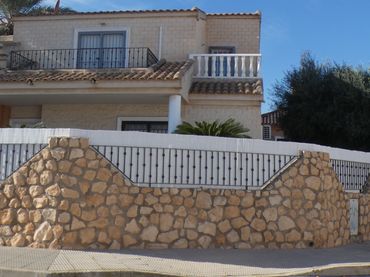 Villa avec balcon à vendre à Santiago de la Ribera