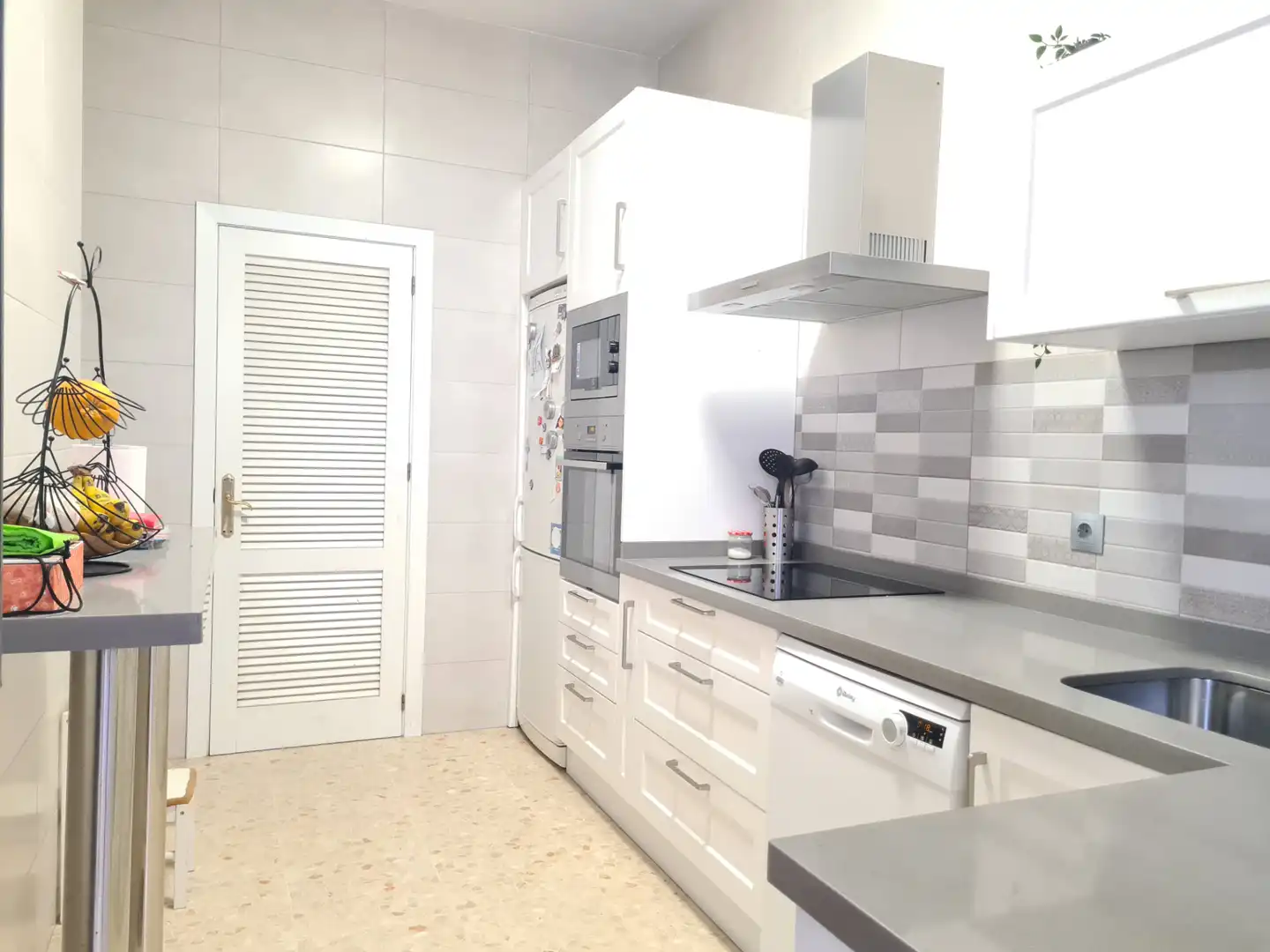Kitchen of Detached homes for sale in Sevilla  with Air Conditioner, Terrace and Balcony