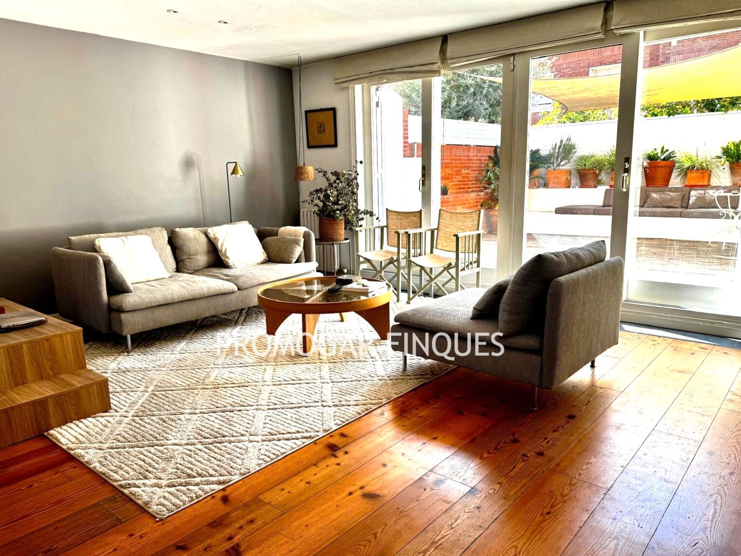 Sala d'estar de Casa adosada de lloguer en Sant Joan Despí amb Calefacció, Parquet i Terrassa