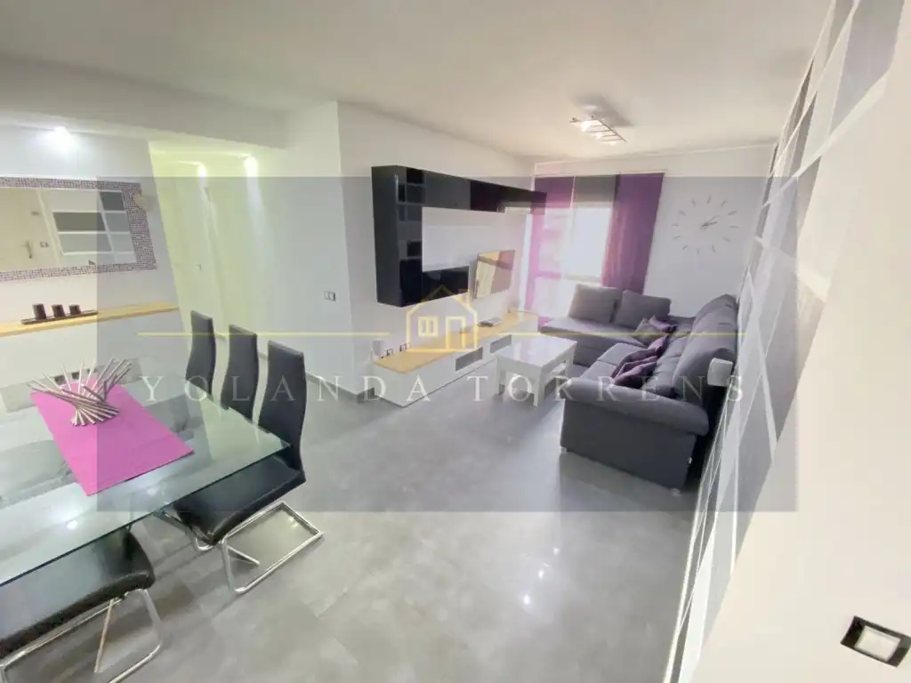 Sala de estar de Piso en venta en Alcalá de Guadaira