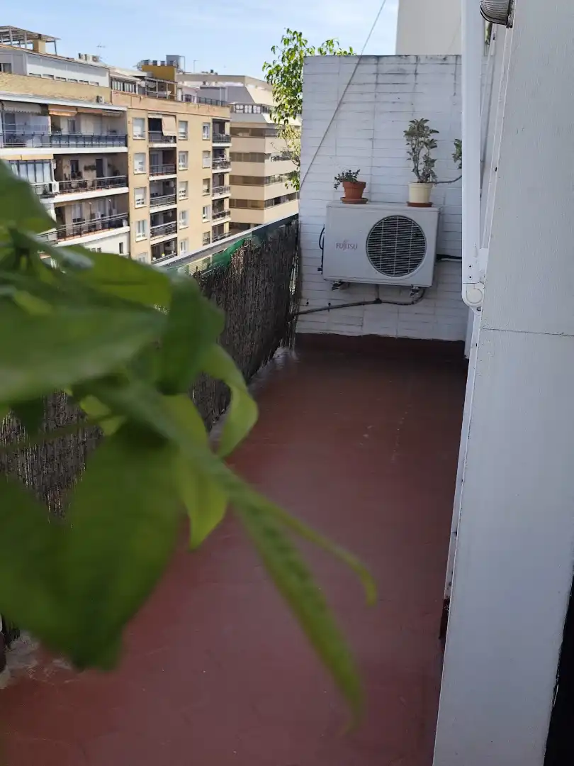 Balcony of Flat for rent in Sevilla  with Air Conditioner and Washing machine