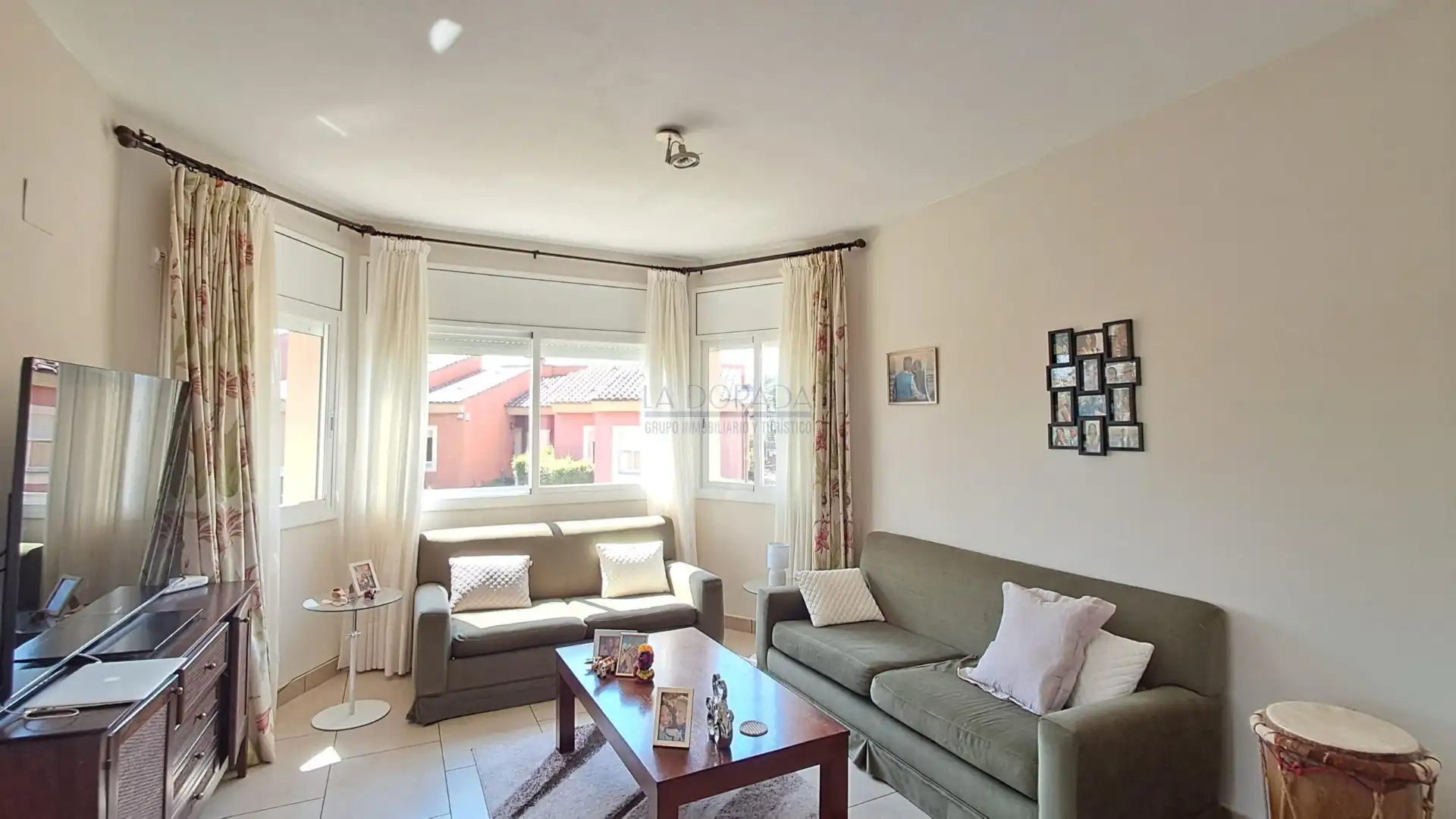 Sala de estar de Casa adosada en venta en Mont-roig del Camp con Aire acondicionado, Terraza y Trastero