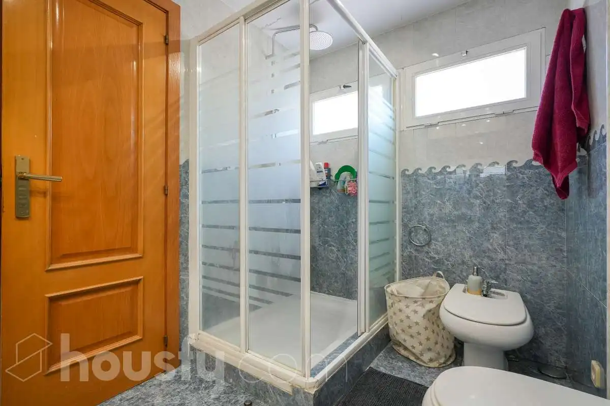 Bany de Casa o xalet en venda en Pozuelo de Alarcón amb Aire condicionat, Calefacció i Jardí privat