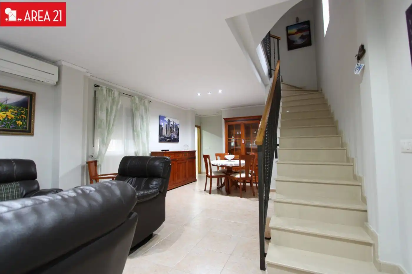 Detached homes for rent in La Pobla de Vallbona  with Air Conditioner, Heating and Terrace