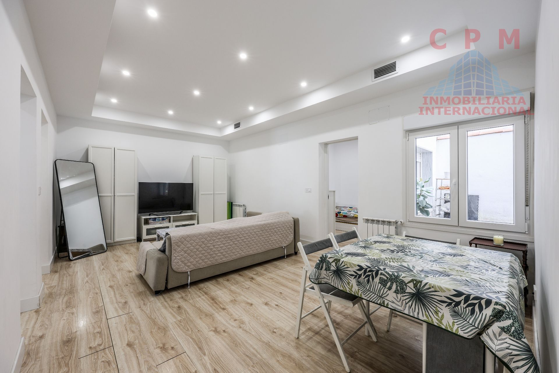 Living room of Flat to rent in  Madrid Capital  with Air Conditioner, Heating and Oven