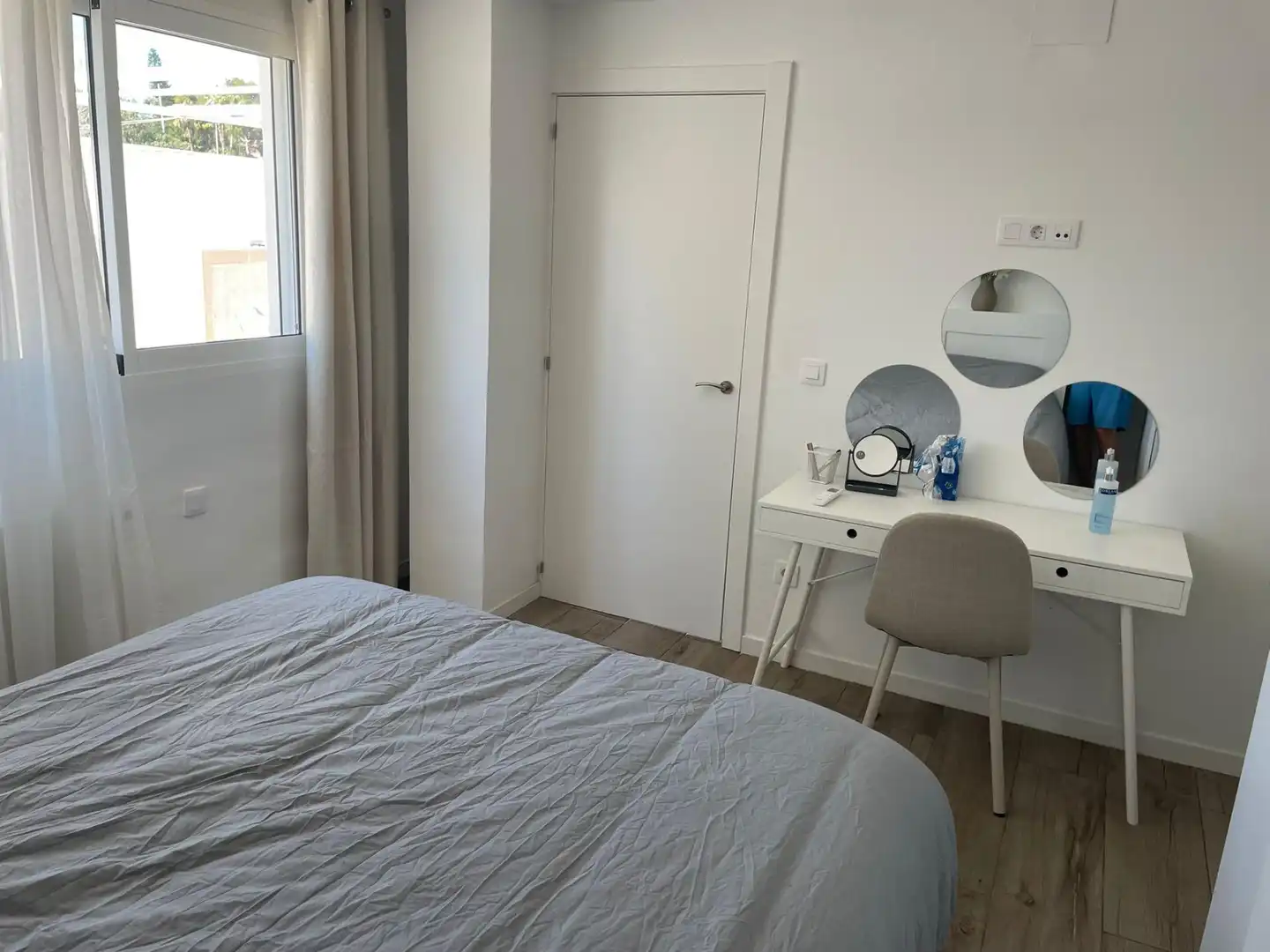 Bedroom of Houses for rent in Paterna  with Air Conditioner, Private garden and Parquet flooring
