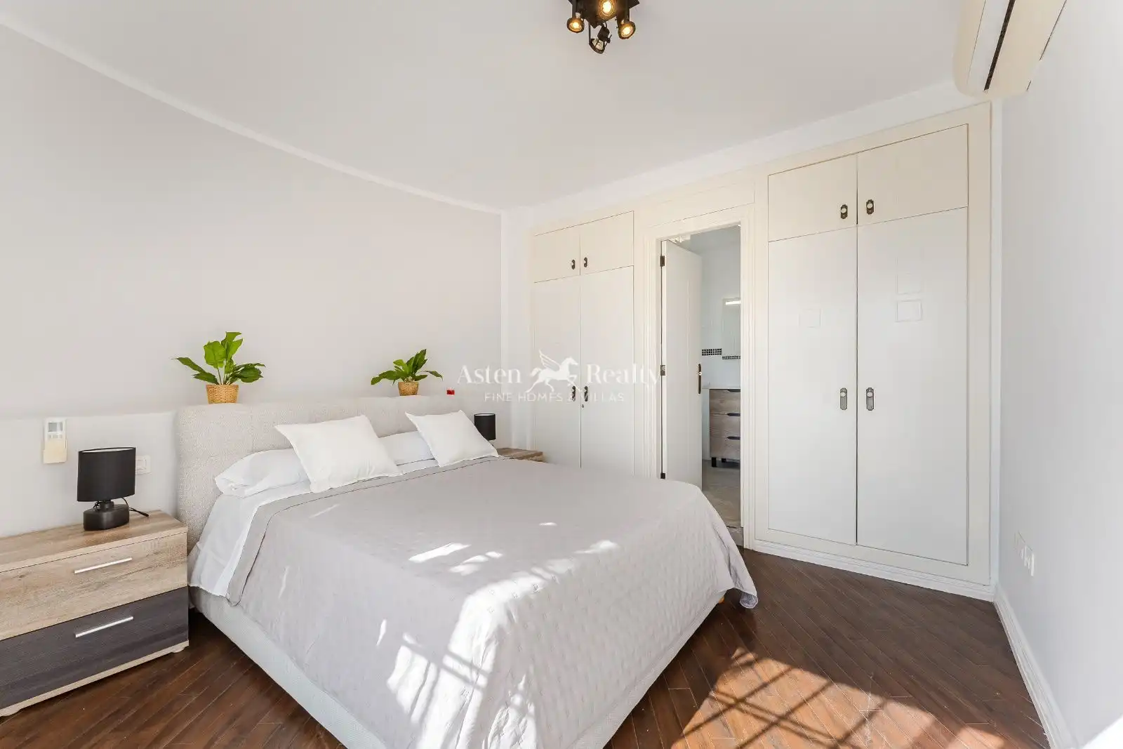 Schlafzimmer von Dachboden zum Verkauf in Adeje mit Klimaanlage, Terrasse und Schwimmbad