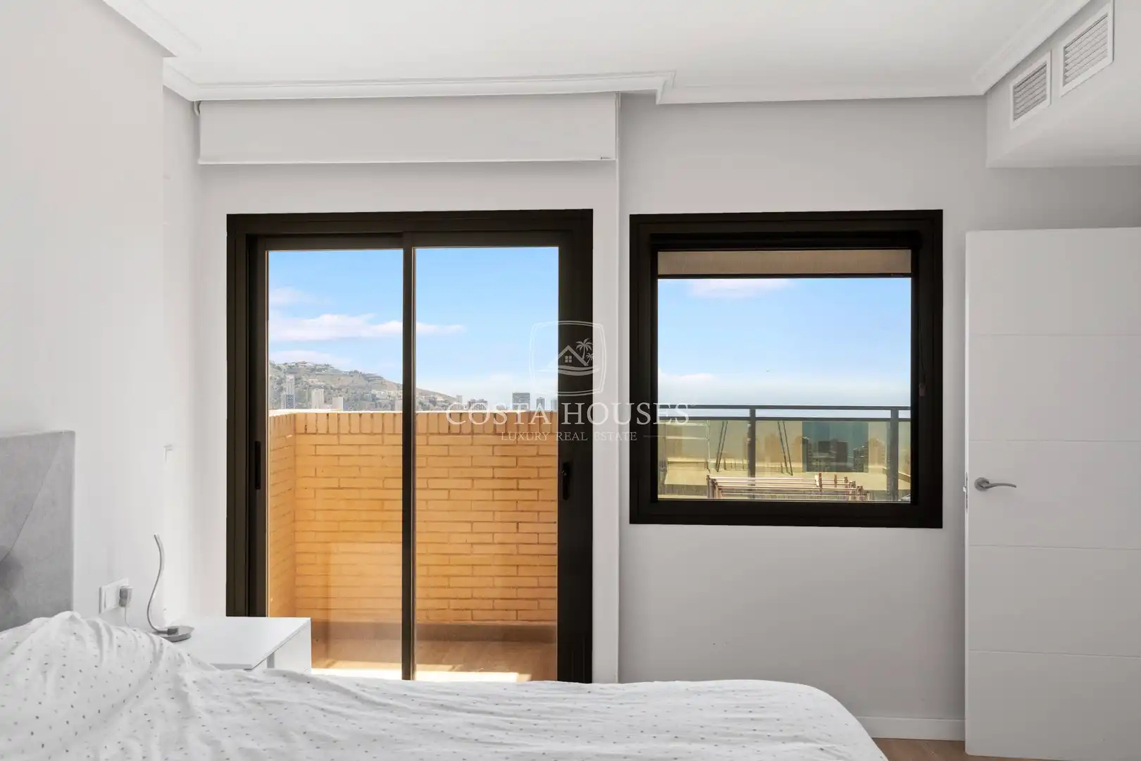 Bedroom of Attic for sale in Benidorm  with Air Conditioner, Private garden and Terrace