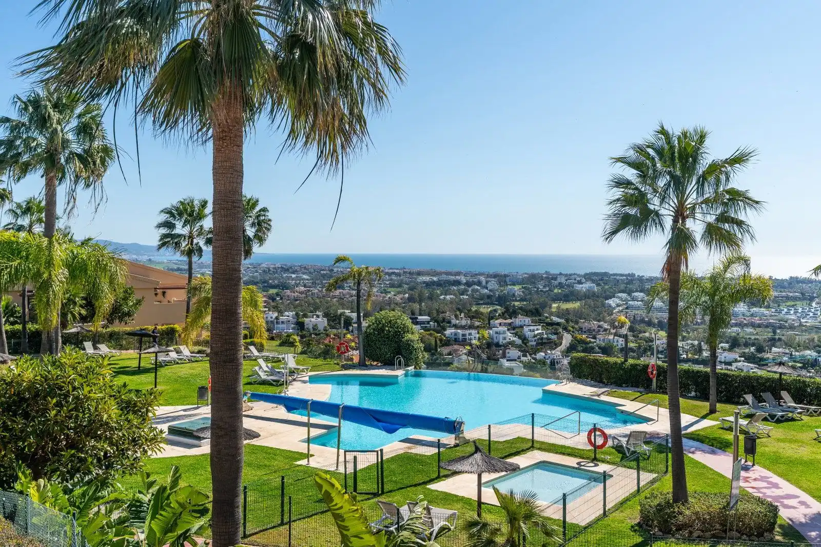 Apartamento con piscina en venta en Benahavís pueblo, imagen 3