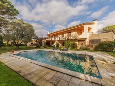 Villa avec balcon à vendre à Carretera Santa Cristina d'Aro