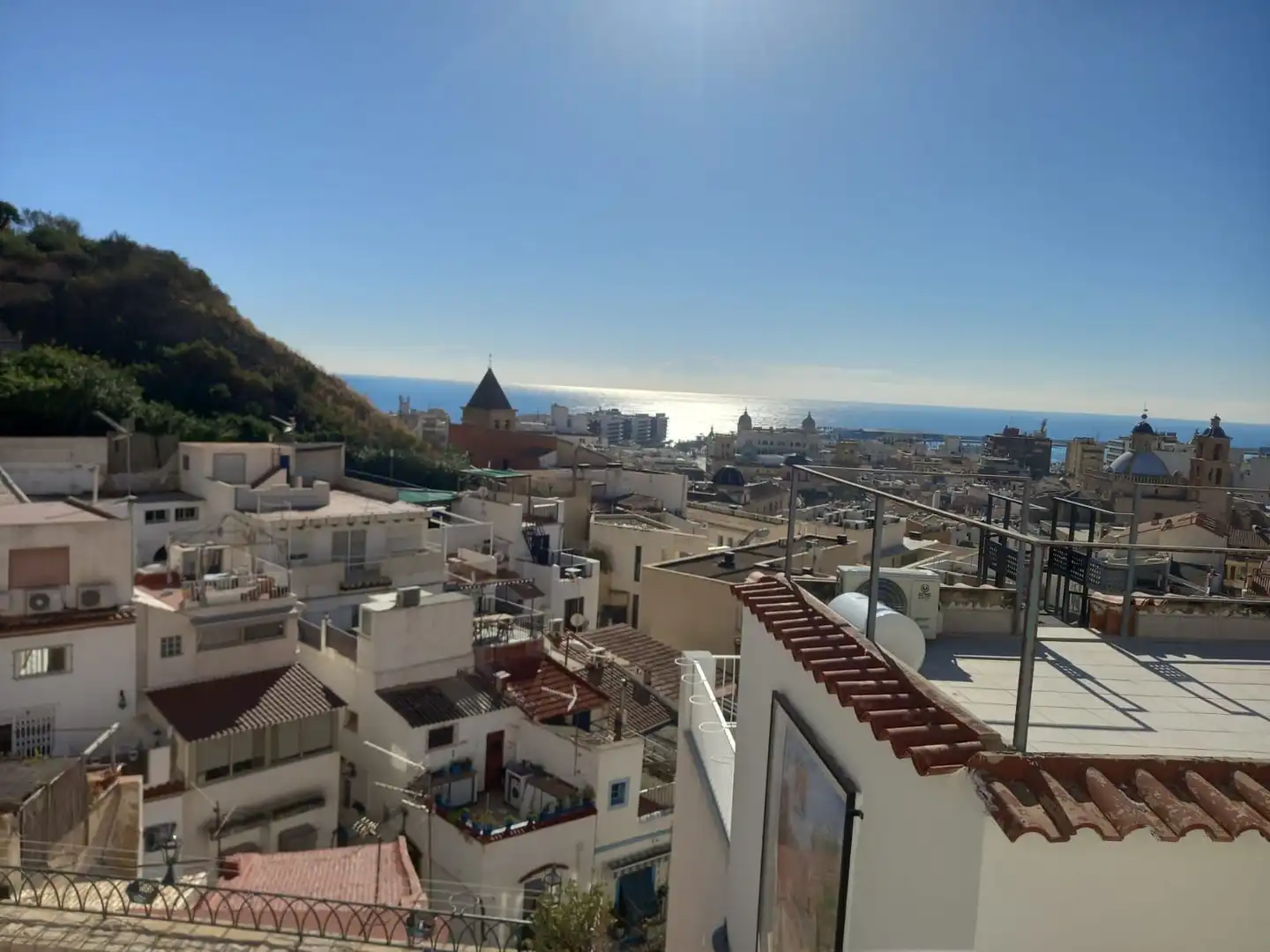 Vista exterior de Casa adosada en venda en Alicante / Alacant amb Aire condicionat, Calefacció i Terrassa