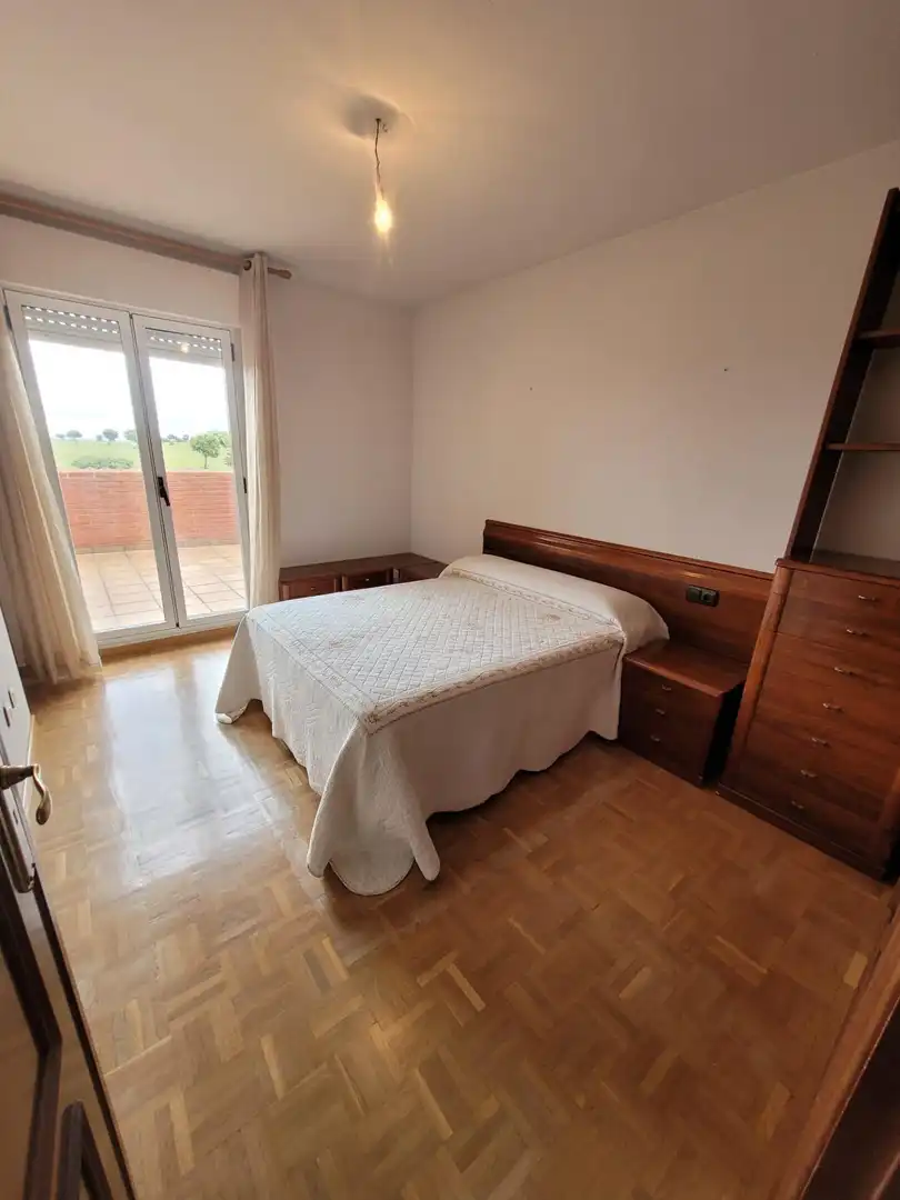 Dormitori de Casa adosada en venda en Carrascal de Barregas amb Calefacció, Jardí privat i Parquet