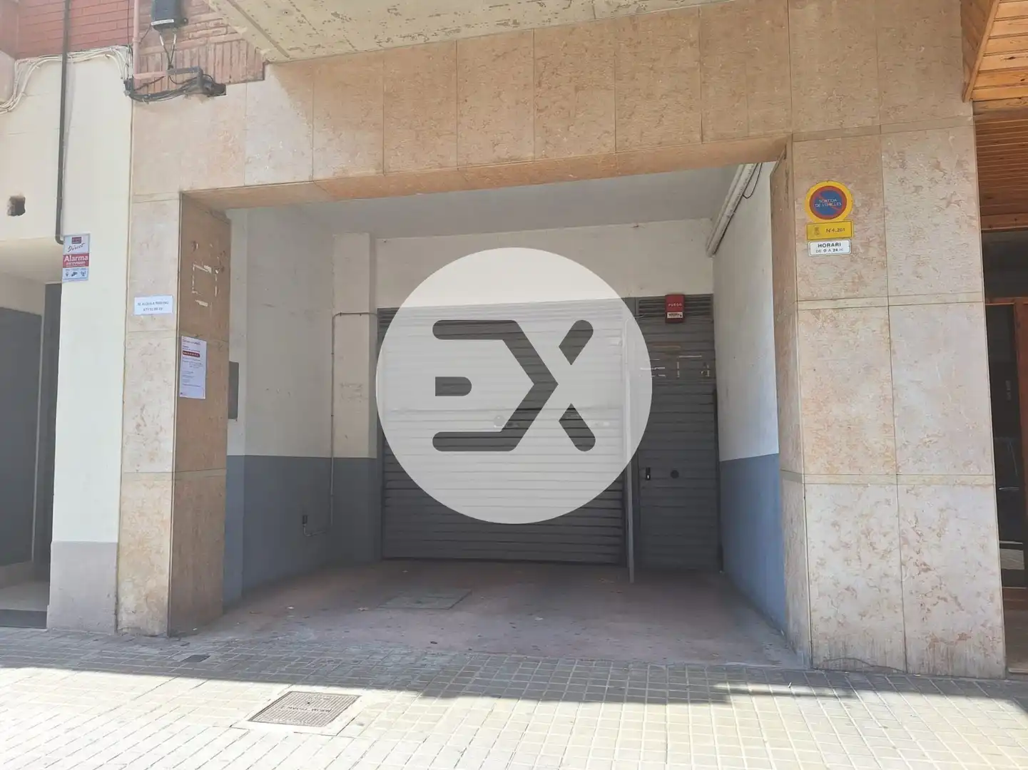 Parking of Garage for rent in Castell - Poble Vell