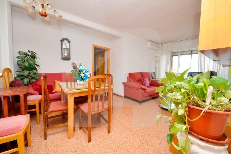 Flat for sale in La Avanzada - La Cueva